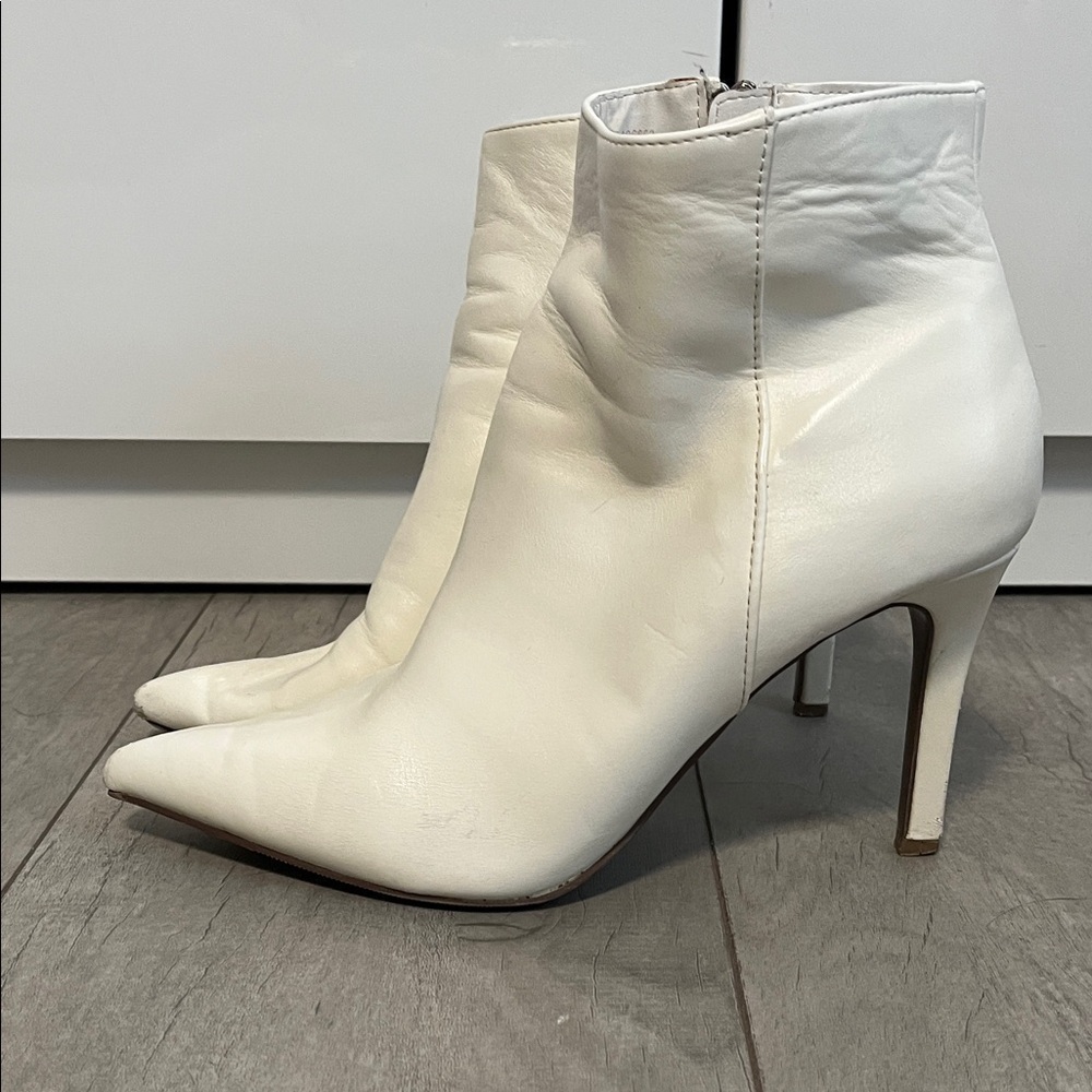 Forever21 White Leather Ankle Booties, Size 8.5